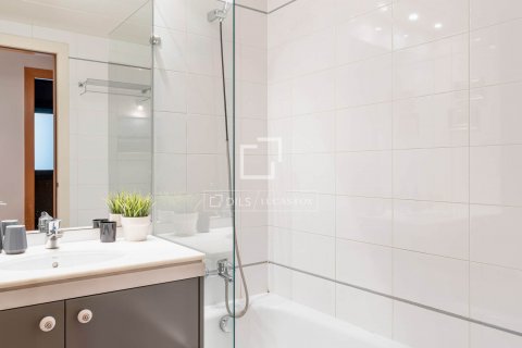 Apartamento de 4 dormitorios en venta en Barcelona, Cataluña, Spain № 8594 - foto 24