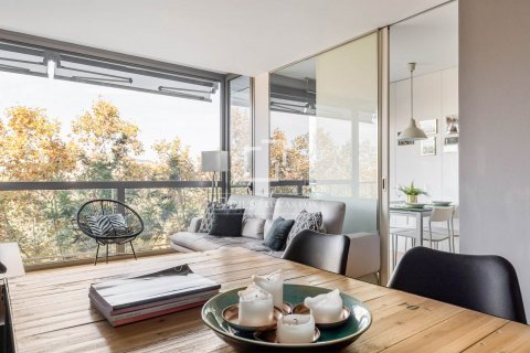 Apartamento de 4 dormitorios en venta en Barcelona, Cataluña, Spain № 8594 - foto 2