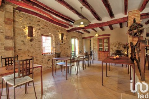 Hotel de 10 dormitorios en venta en Els Guiamets, Tarragona, Cataluña, Spain № 4994 - foto 7