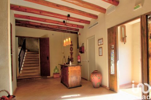 Hotel de 10 dormitorios en venta en Els Guiamets, Tarragona, Cataluña, Spain № 4994 - foto 9