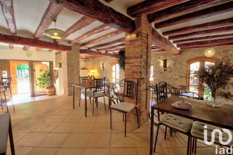 Hotel de 10 dormitorios en venta en Els Guiamets, Tarragona, Cataluña, Spain № 4994 - foto 5
