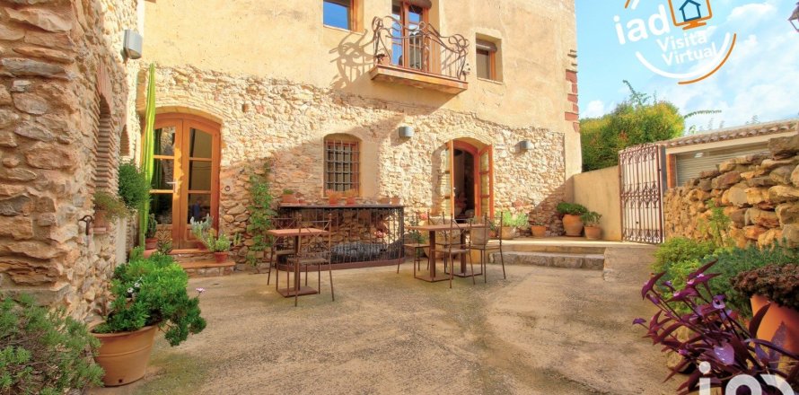 Hotel de 10 dormitorios en venta en Els Guiamets, Tarragona, Cataluña, Spain № 4994