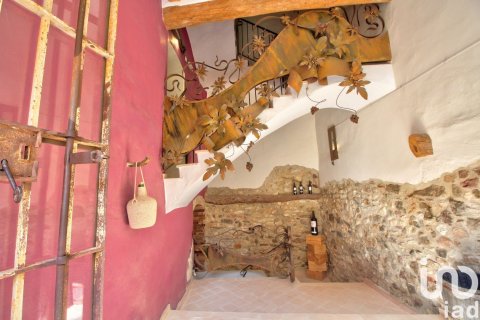 Hotel de 10 dormitorios en venta en Els Guiamets, Tarragona, Cataluña, Spain № 4994 - foto 26