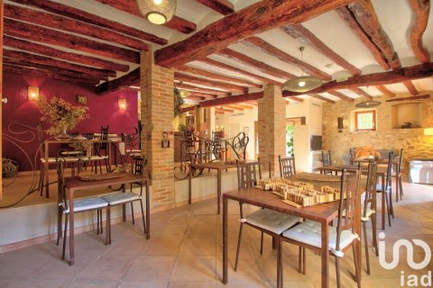 Hotel de 10 dormitorios en venta en Els Guiamets, Tarragona, Cataluña, Spain № 4994 - foto 8