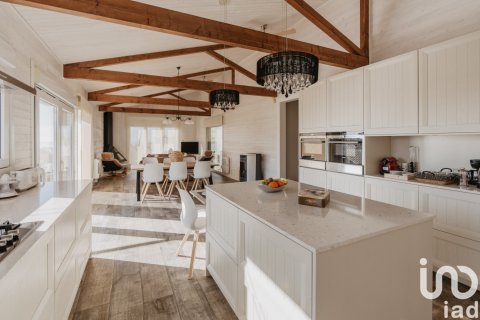 Сasa de 4 dormitorios en venta en Pineda de Mar, Barcelona, Cataluña, Spain № 4992