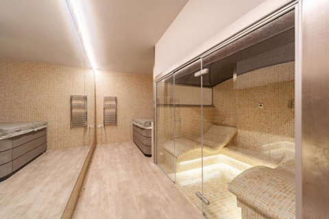 Сasa de 5 dormitorios en venta en Castelldefels, Barcelona, Cataluña, Spain № 6303 - foto 7