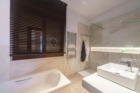 Сasa de 5 dormitorios en venta en Castelldefels, Barcelona, Cataluña, Spain № 6303 - foto 20