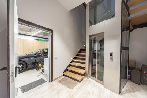 Сasa de 5 dormitorios en venta en Castelldefels, Barcelona, Cataluña, Spain № 6303 - foto 24