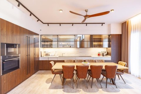 Сasa de 5 dormitorios en venta en Castelldefels, Barcelona, Cataluña, Spain № 6303