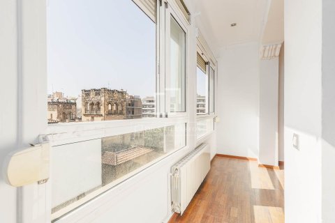 Купить квартиру в Барселона, Испания с 3 спальни, 120м², № 6602 - фото 5