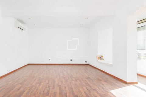 Купить квартиру в Барселона, Испания с 3 спальни, 120м², № 6602 - фото 7