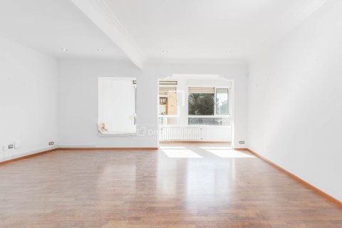 Купить квартиру в Барселона, Испания с 3 спальни, 120м², № 6602 - фото 3