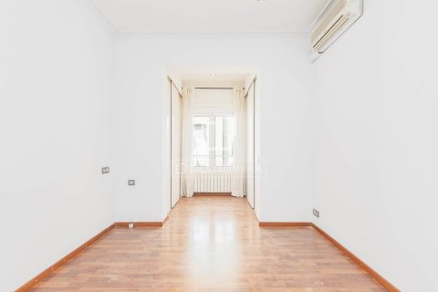 Купить квартиру в Барселона, Испания с 3 спальни, 120м², № 6602 - фото 18