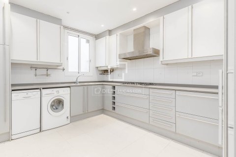 Купить квартиру в Барселона, Испания с 3 спальни, 120м², № 6602 - фото 12