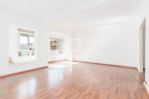 Apartamento de 3 dormitorios en venta en Barcelona, Cataluña, Spain № 6602