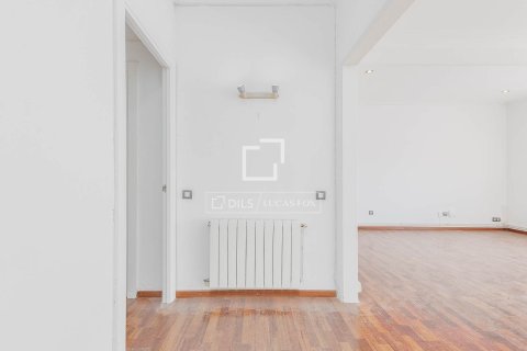 Купить квартиру в Барселона, Испания с 3 спальни, 120м², № 6602 - фото 10