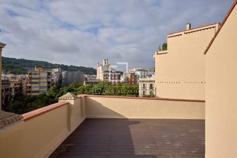 Купить квартиру в Барселона, Испания с 2 спальни, 69м², № 6597 - фото 2