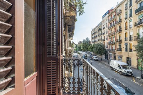 Купить квартиру в Барселона, Испания с 2 спальни, 69м², № 6597 - фото 7
