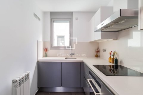 Apartamento de 2 dormitorios en venta en Barcelona, Cataluña, Spain № 6598 - foto 2
