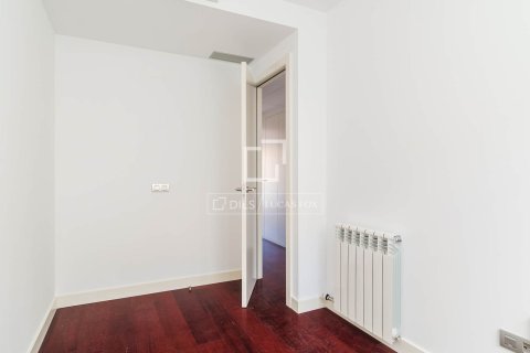 Apartamento de 2 dormitorios en venta en Barcelona, Cataluña, Spain № 6598 - foto 15
