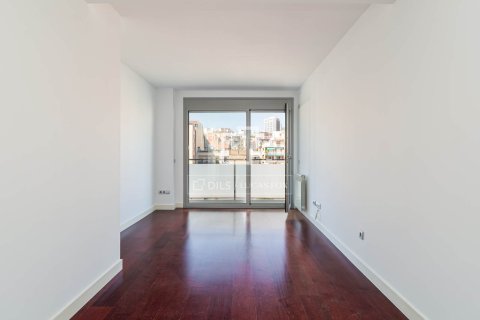 Apartamento de 2 dormitorios en venta en Barcelona, Cataluña, Spain № 6598 - foto 7