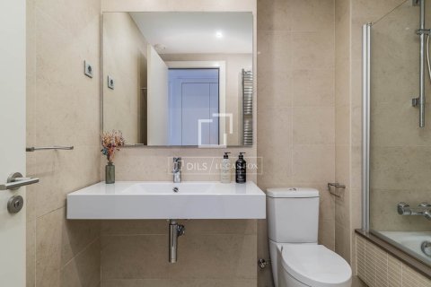 Apartamento de 2 dormitorios en venta en Barcelona, Cataluña, Spain № 6598 - foto 3