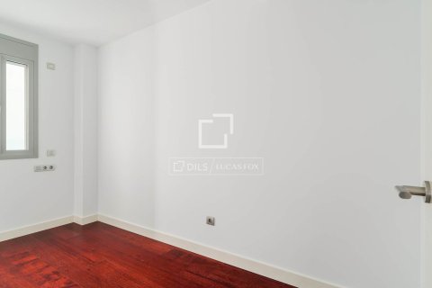 Apartamento de 2 dormitorios en venta en Barcelona, Cataluña, Spain № 6598 - foto 13