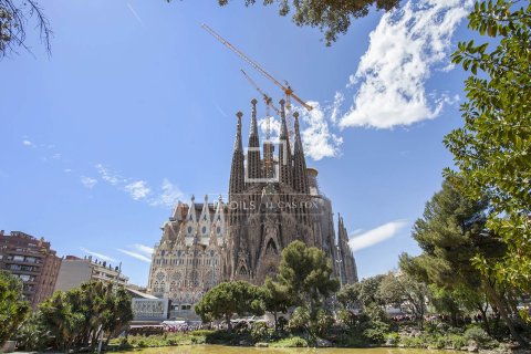 Apartamento de 4 dormitorios en venta en Barcelona, Cataluña, Spain № 4122 - foto 13