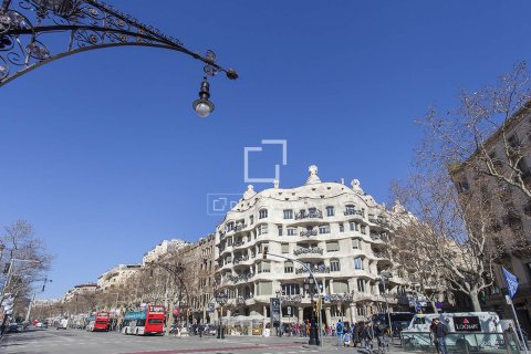 Apartamento de 4 dormitorios en venta en Barcelona, Cataluña, Spain № 4122 - foto 6