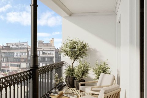 Apartamento de 4 dormitorios en venta en Barcelona, Cataluña, Spain № 4122 - foto 3