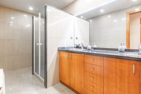 Villa de 6 dormitorios en venta en Sitges, Barcelona, Cataluña, Spain № 4119 - foto 17