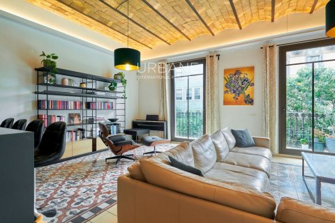 Apartamento de 3 dormitorios en venta en Eixample, Barcelona, Cataluña, Spain № 2663 - foto 2