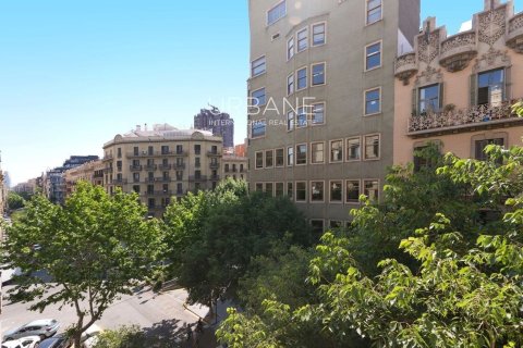 Apartamento de 3 dormitorios en venta en Eixample, Barcelona, Cataluña, Spain № 2663 - foto 13
