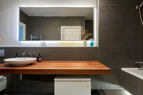 Apartamento de 3 dormitorios en venta en Eixample, Barcelona, Cataluña, Spain № 2663 - foto 11