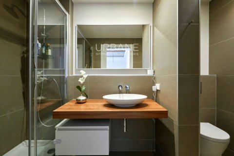 Apartamento de 3 dormitorios en venta en Eixample, Barcelona, Cataluña, Spain № 2663 - foto 10