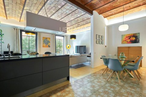 Apartamento de 3 dormitorios en venta en Eixample, Barcelona, Cataluña, Spain № 2663 - foto 4