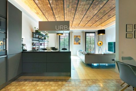 Apartamento de 3 dormitorios en venta en Eixample, Barcelona, Cataluña, Spain № 2663