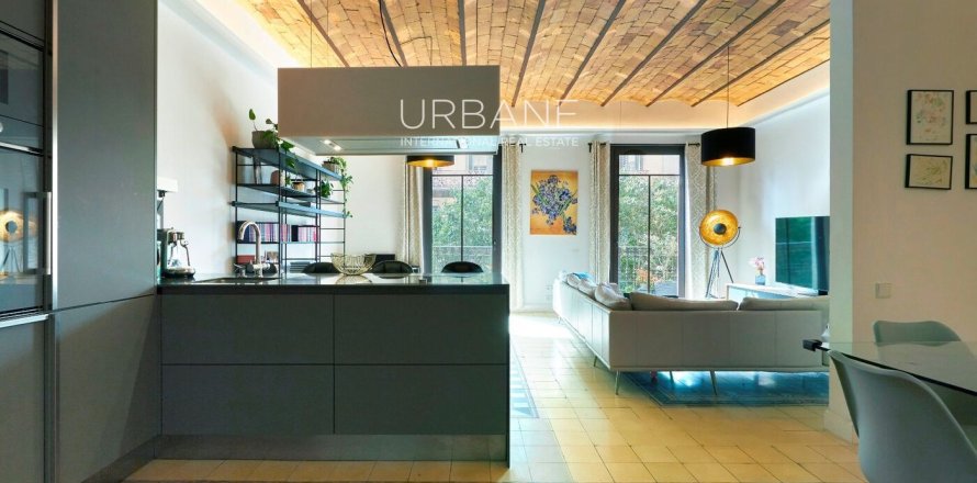 Apartamento de 3 dormitorios en venta en Eixample, Barcelona, Cataluña, Spain № 2663