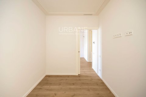 2 bedrooms apartment for sale in Eixample, Barcelona, Catalonia, Spain № 2661 - photo 26