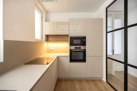 2 bedrooms apartment for sale in Eixample, Barcelona, Catalonia, Spain № 2661 - photo 4