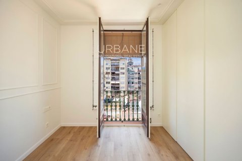 2 bedrooms apartment for sale in Eixample, Barcelona, Catalonia, Spain № 2661 - photo 17