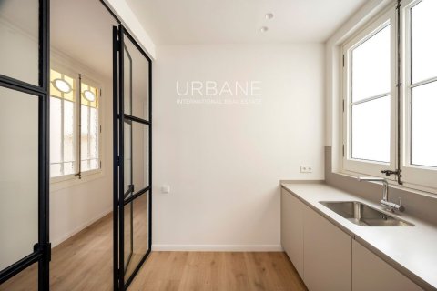 2 bedrooms apartment for sale in Eixample, Barcelona, Catalonia, Spain № 2661 - photo 6
