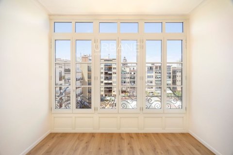 Apartamento de 2 dormitorios en venta en Eixample, Barcelona, Cataluña, Spain № 2661