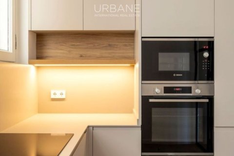 2 bedrooms apartment for sale in Eixample, Barcelona, Catalonia, Spain № 2661 - photo 5