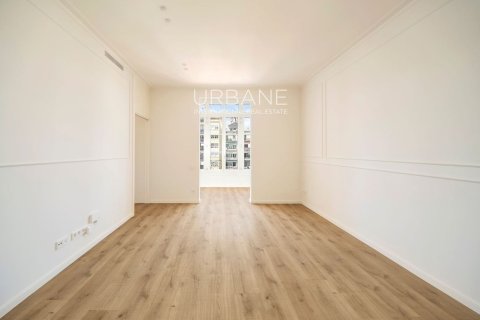 2 bedrooms apartment for sale in Eixample, Barcelona, Catalonia, Spain № 2661 - photo 14