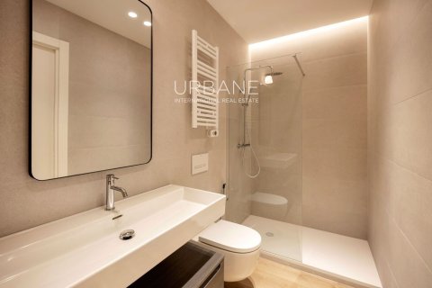 2 bedrooms apartment for sale in Eixample, Barcelona, Catalonia, Spain № 2661 - photo 23
