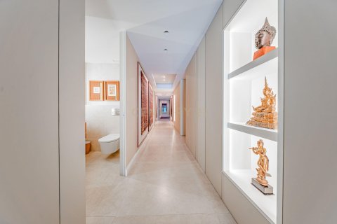 Apartamento de 4 dormitorios en venta en Barcelona, Cataluña, Spain № 6971 - foto 24