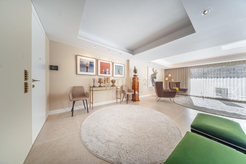 Apartamento de 4 dormitorios en venta en Barcelona, Cataluña, Spain № 6971 - foto 7