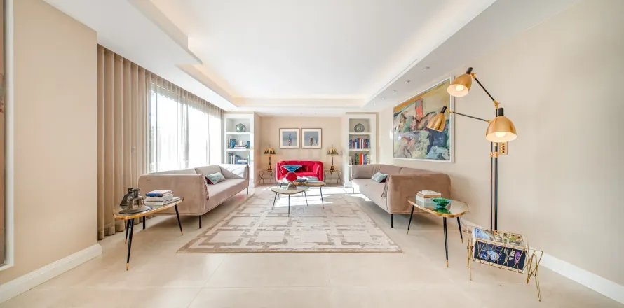 Apartamento de 4 dormitorios en venta en Barcelona, Cataluña, Spain № 6971