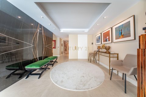 Apartamento de 4 dormitorios en venta en Barcelona, Cataluña, Spain № 6971 - foto 4